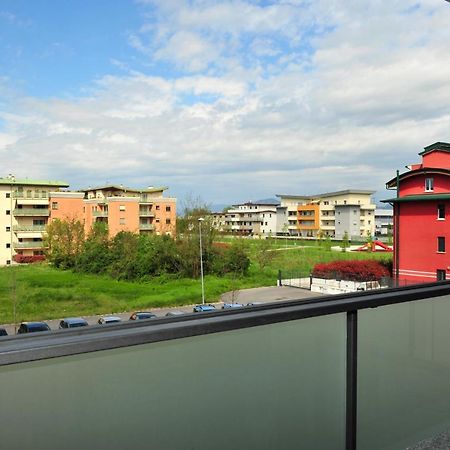 Appartamento Moderno Trilocale Laura Dalmine Esterno foto