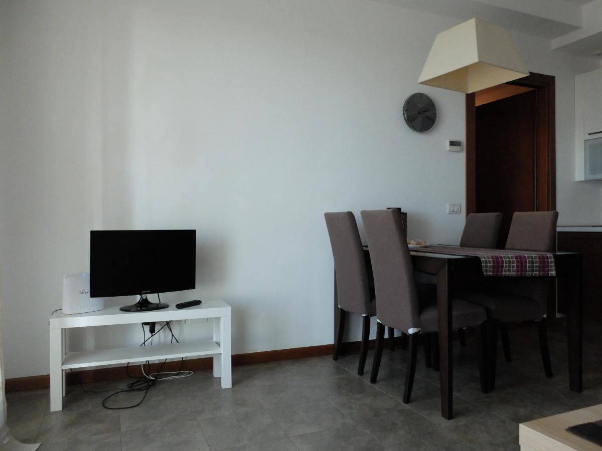 Appartamento Moderno Trilocale Laura Dalmine Esterno foto